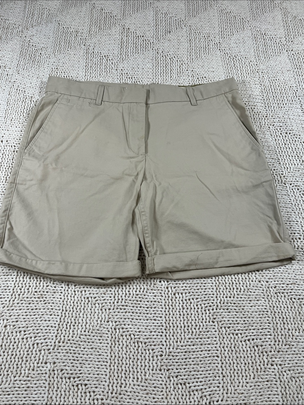 Khakis by Gap Boyfriend Roll-Up Shorts